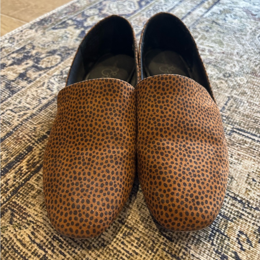 Market and Spruce Animal Print Womens Loafers Size 7.5